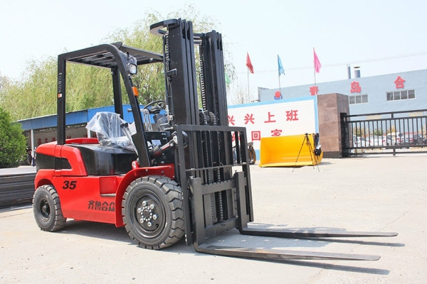 叉車電池怎么充電是正確的？