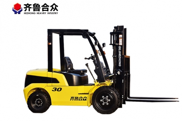 內(nèi)燃叉車下坡應(yīng)該怎么操作？